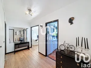 Apartment at Yerres (91330)