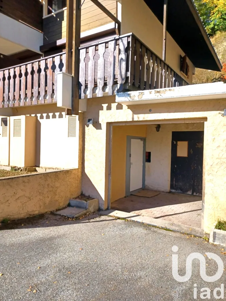 Immeuble 117 m² · à Auris · 117 m² · 10 500 €