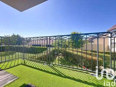 Apartment in Fontenay-Trésigny (77610)