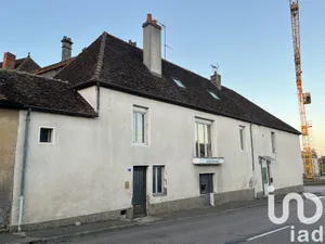 Building in Arnay-le-Duc (21230)