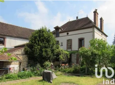 Townhouse in Villeneuve-sur-Yonne (89500)