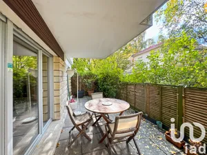 Apartment at Saint-Cloud (92210)