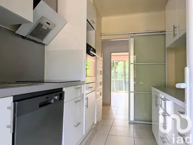 Appartement à Hyères (83400)