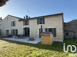 Maison à Val-du-Mignon (79210)