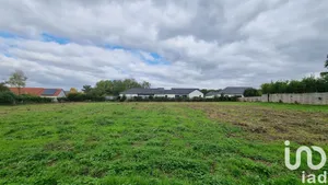 Land at Corquilleroy (45120)