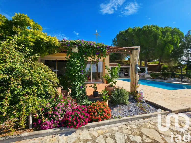 Maison 9 pièces 299 m² · à Bélarga · 299 m² · 675 000 €