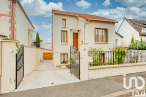 House at Nanterre (92000)