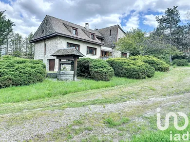 Mansion at Le Malzieu-Ville (48140)