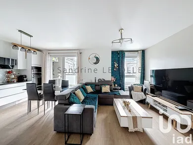 Duplex in Saint-Thibault-des-Vignes (77400)
