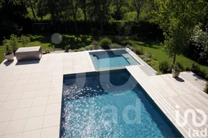 Maison d'architecte à Saint-Clément-de-Rivière (34980)