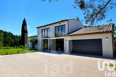 Architectural house in Saint-Clément-de-Rivière (34980)
