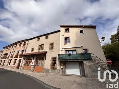 Townhouse in Vic-le-Comte (63270)