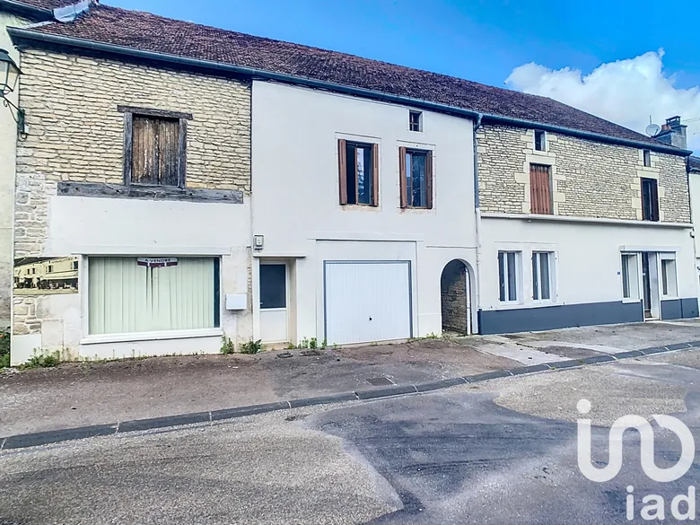 Immeuble 288 m² · à Châteauvillain · 288 m² · 95 000 €