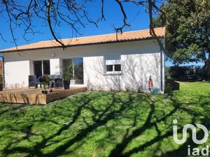 House at Civrac-en-Médoc (33340)