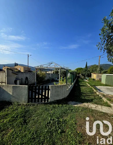 Apartment at Cuges-les-Pins (13780)