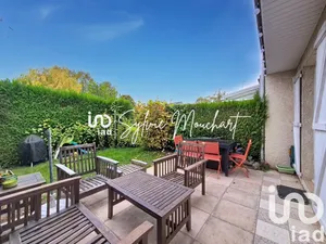 House in Le Mesnil-Saint-Denis (78320)