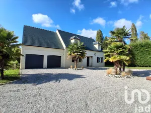 Detached house at Angicourt (60940)