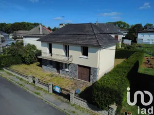 House at Pleaux (15700)