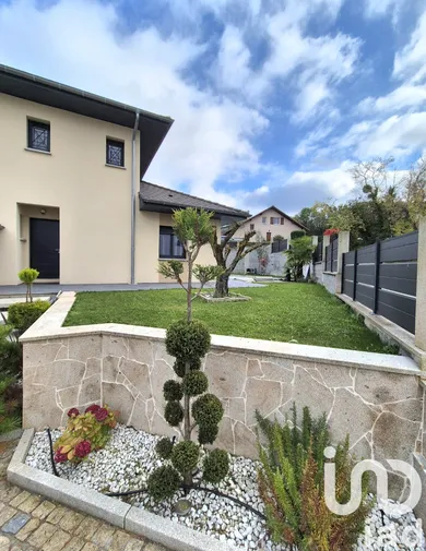 House at Vers (74160)