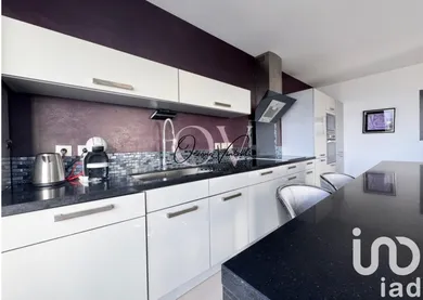 Apartment at Puteaux (92800)