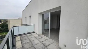 Apartment at Bron (69500)