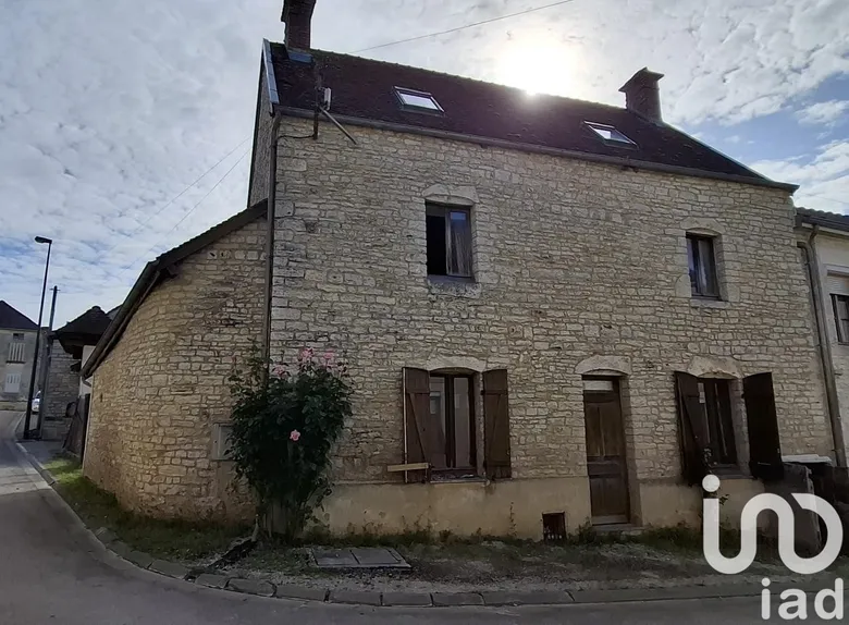 Maison 6 pièces 112 m² · à Loches-sur-Ource · 111,7 m² · 43 000 €