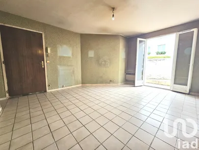 Apartment in Houilles (78800)