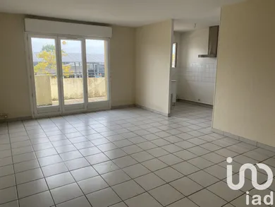 Apartment in Saint-Sulpice-et-Cameyrac (33450)
