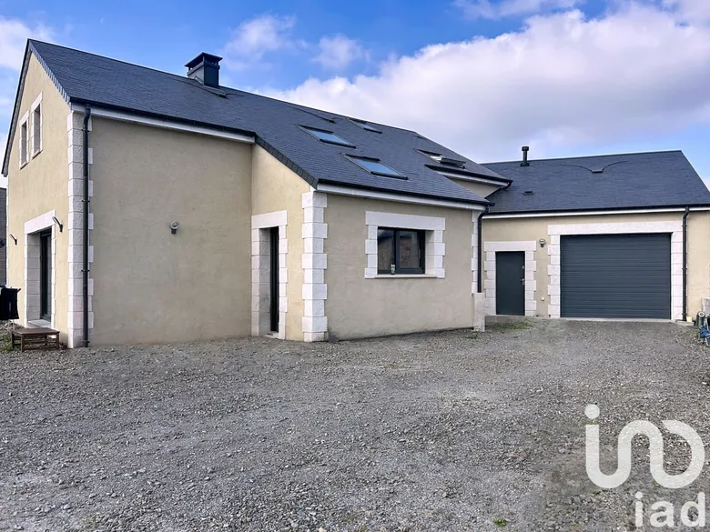 Maison 8 pièces 171 m² · à Cavigny · 171 m² · 387 000 €