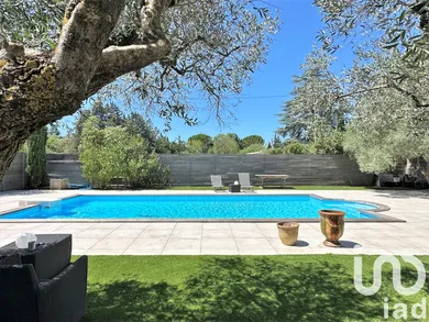 Maison à Saint-Maximin (30700)