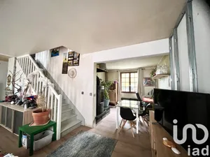 House at Arronville (95810)