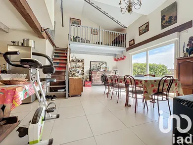 House at Targon (33760)