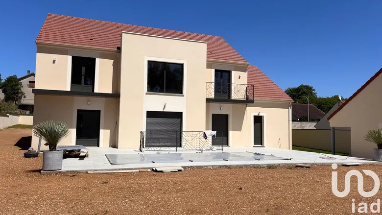 Maison 5 pièces 212 m² · à Nailly · 212 m² · 580 000 €