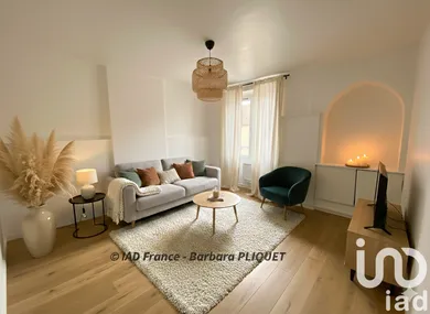 Apartment in Sonchamp (78120)