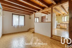 Village house at Empurany (07270)