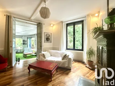 Apartment in Grenoble (38100)