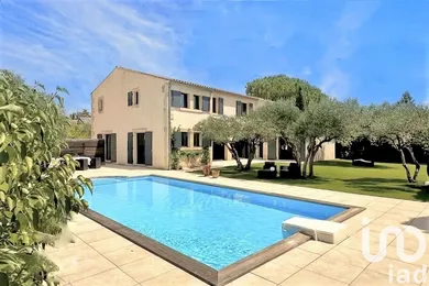 Maison à Saint-Maximin (30700)