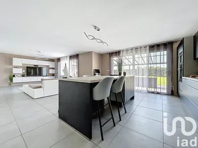 Architectural house at Théhillac (56130)