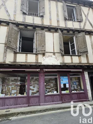 Building at Issigeac (24560)