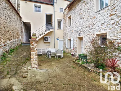 Immeuble à Saint-Fargeau-Ponthierry (77310)