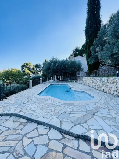 Bastide in Le Revest-les-Eaux (83200)