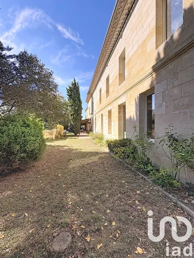 Mansion at Saint-Sulpice-de-Faleyrens (33330)