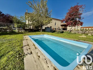 Farm in Usson-en-Forez (42550)