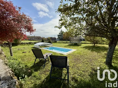 Farm in Usson-en-Forez (42550)