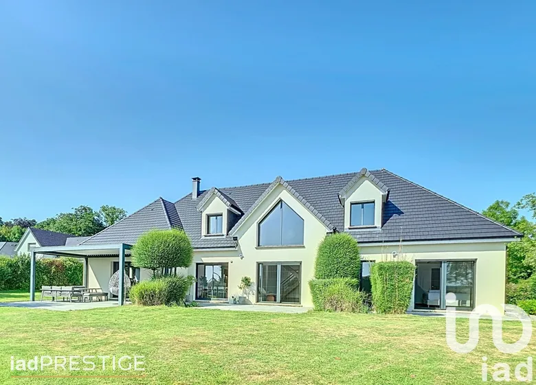Maison 7 pièces 240 m² · à Saint-Jacques-sur-Darnétal · 240 m² · 659 000 €