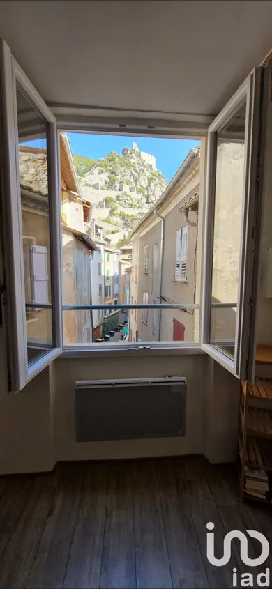 Apartment in Entrevaux (04320)