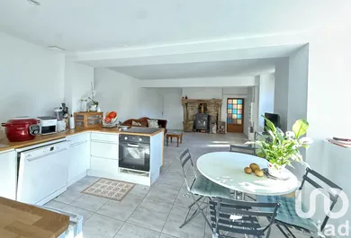 House at Lagesse (10210)