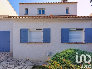 Traditional house in sanary sur mer (83110)