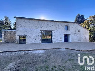 Maison traditionnelle à Écuras (16220)