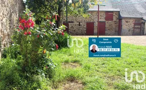 House at Neau (53150)